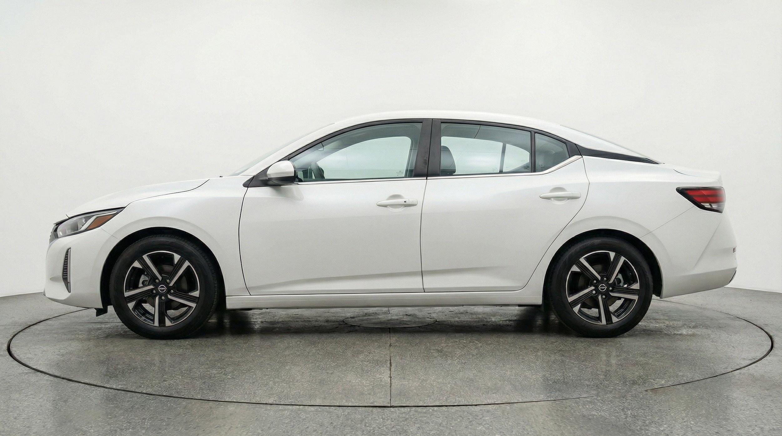 Thumbnail: 2025 Nissan Sentra - 5