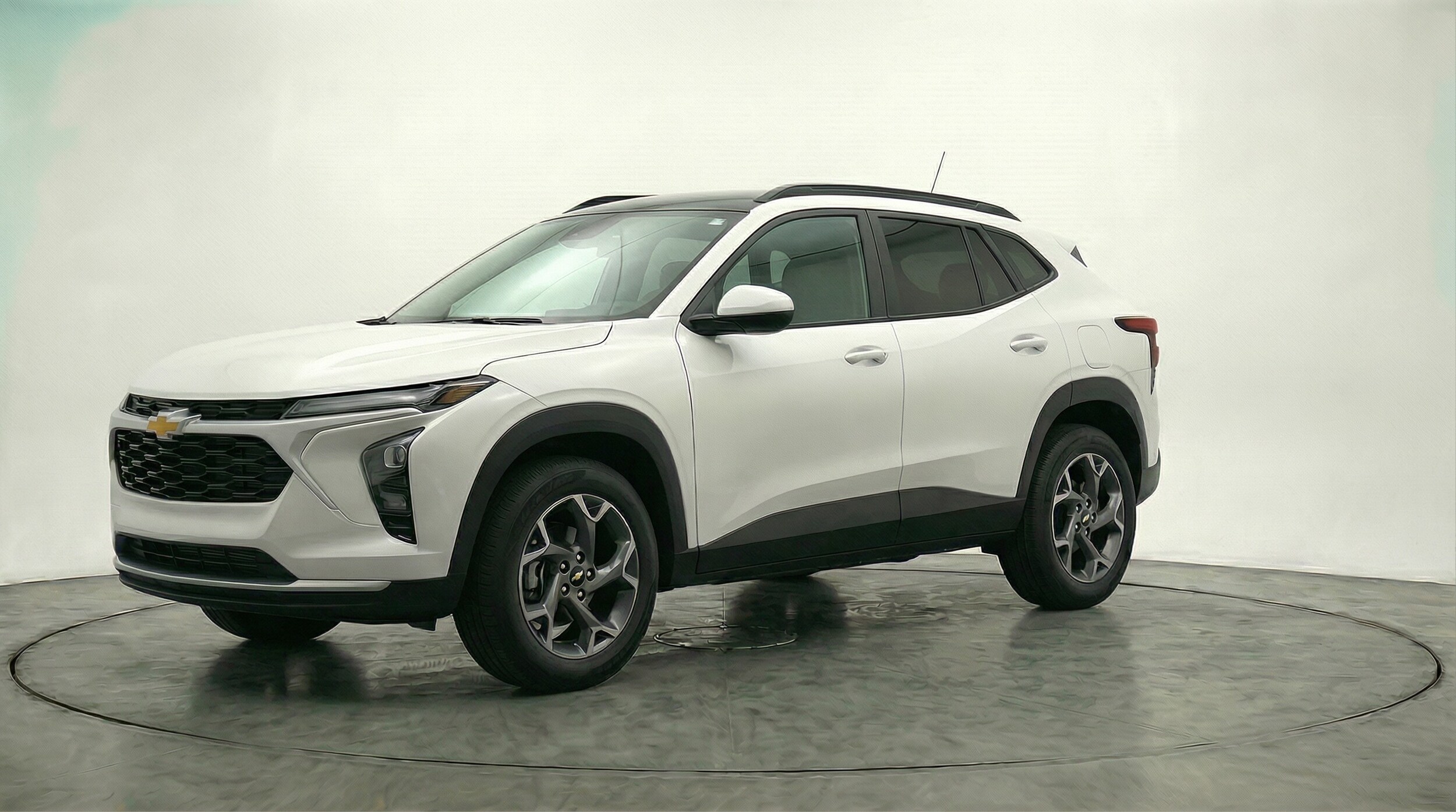 Thumbnail: 2025 Chevrolet Trax - 3