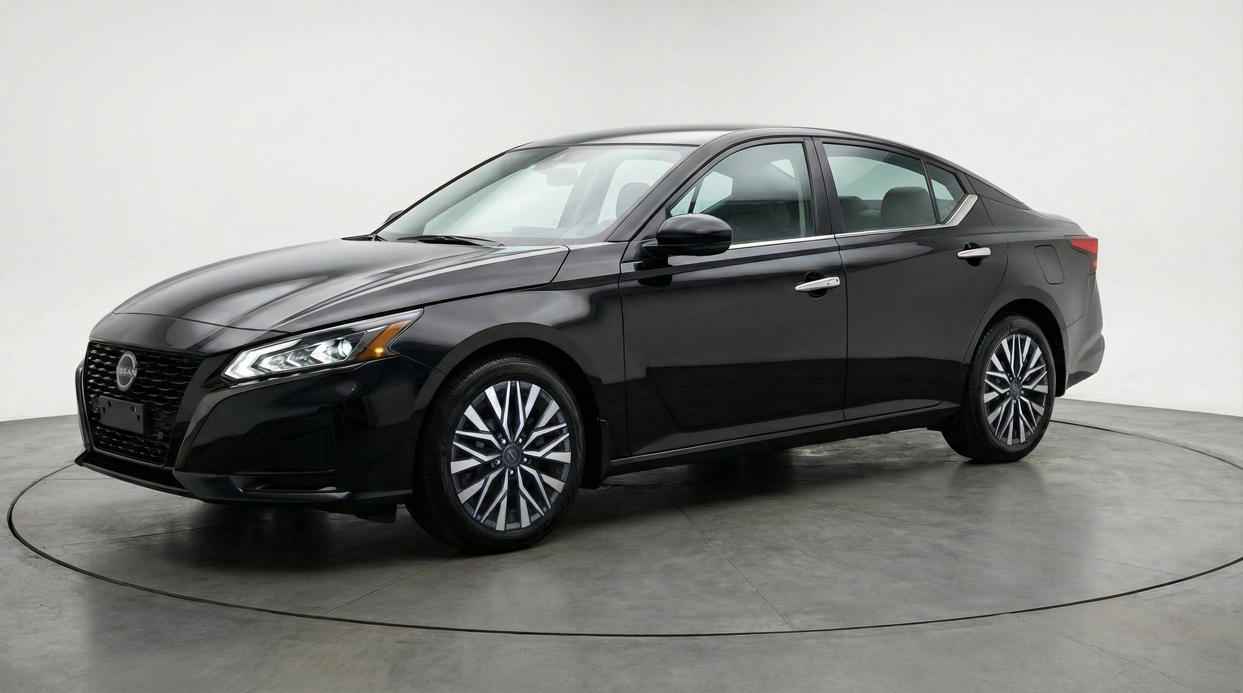 Thumbnail: 2025 Nissan Altima - 3