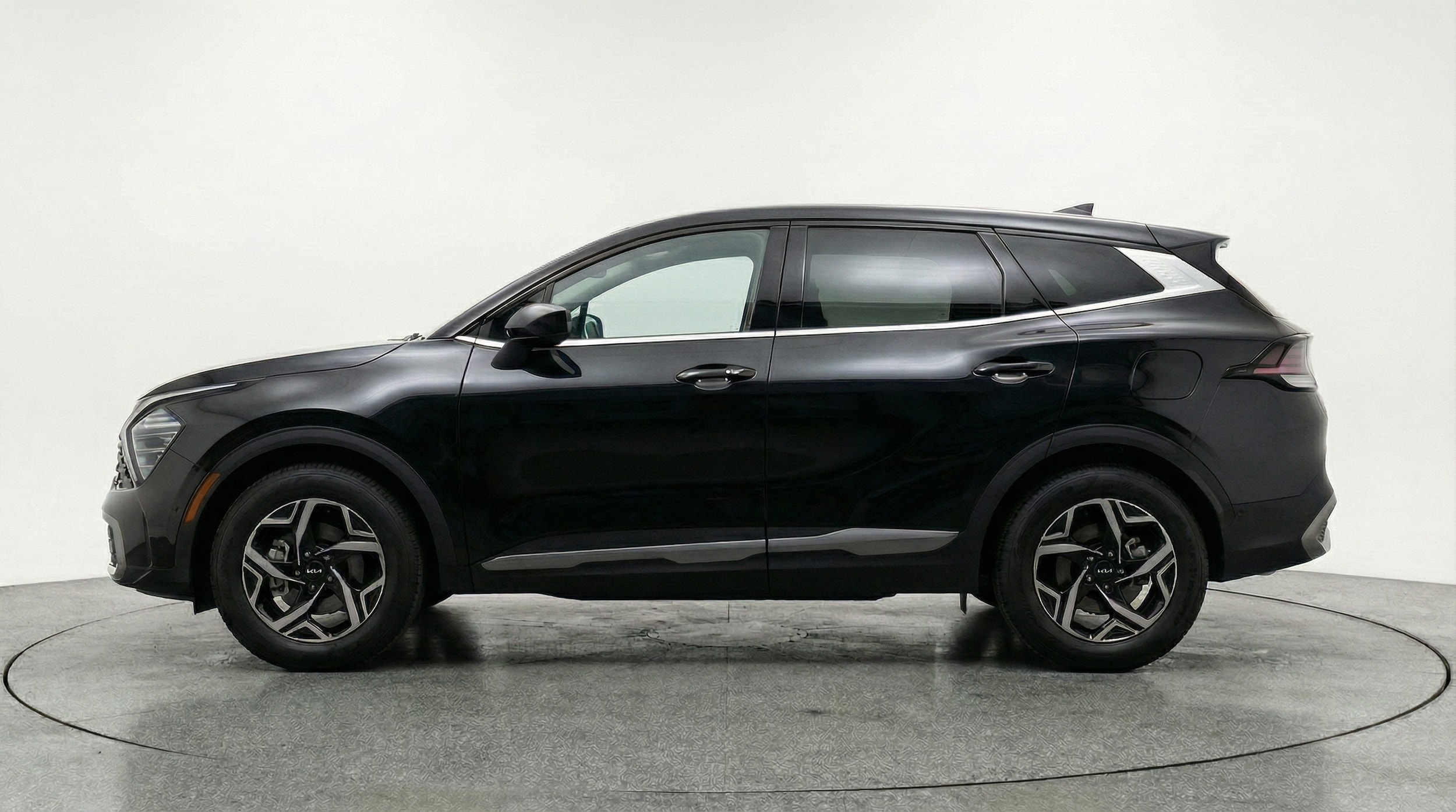 Thumbnail: 2025 Kia Sportage - 4