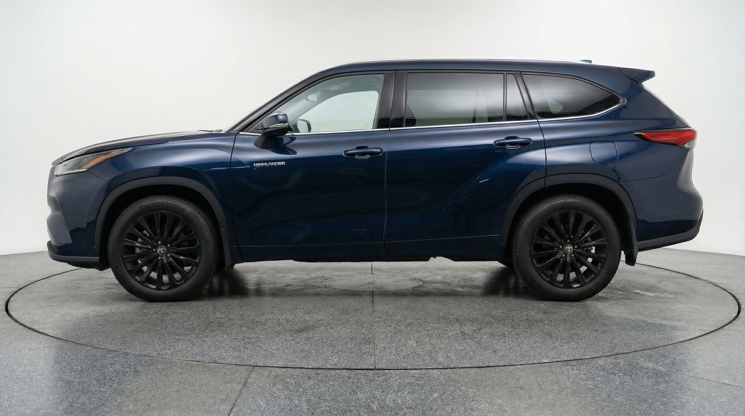 Thumbnail: 2025 Toyota Highlander - 5