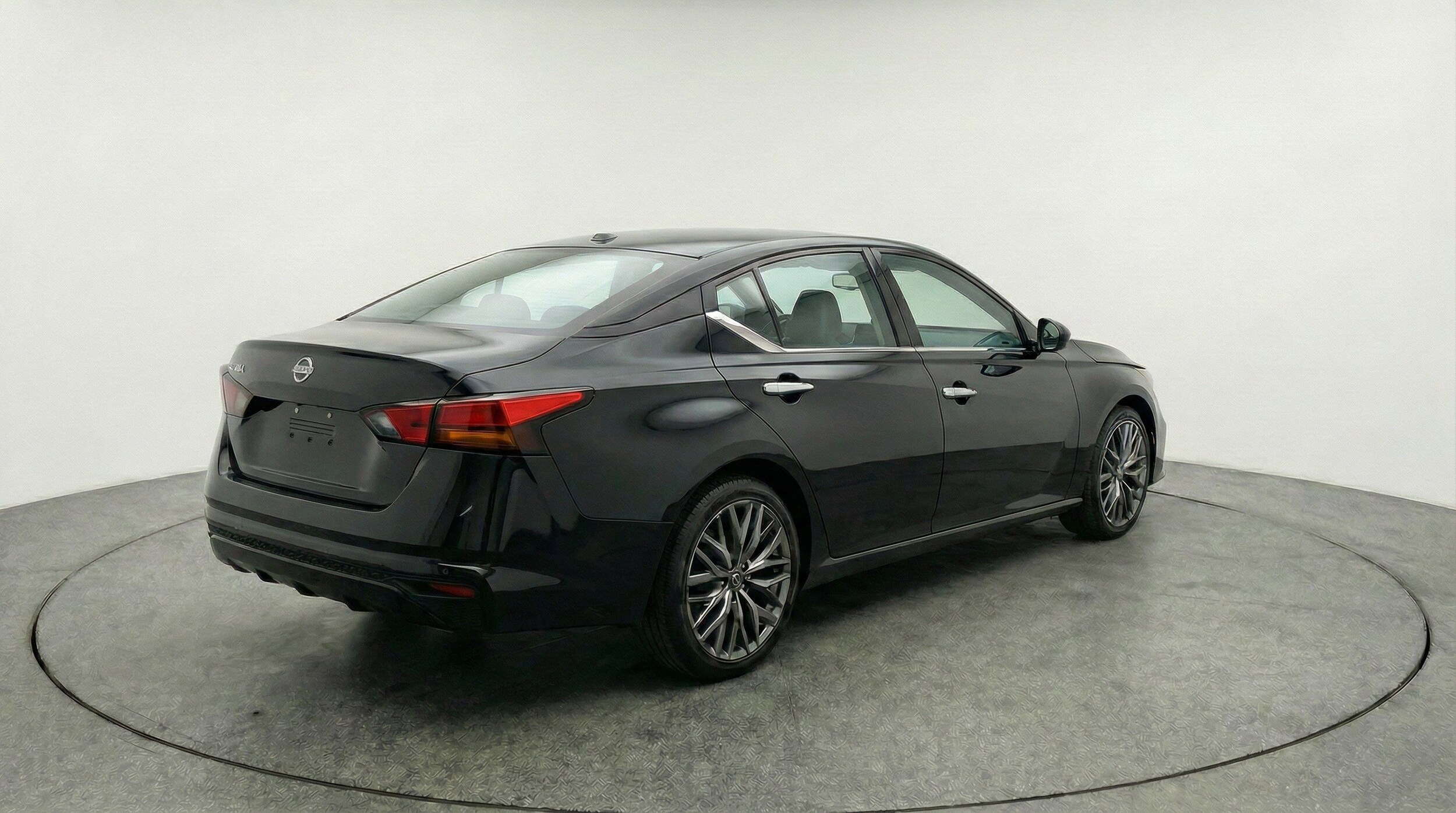 Thumbnail: 2025 Nissan Altima - 9