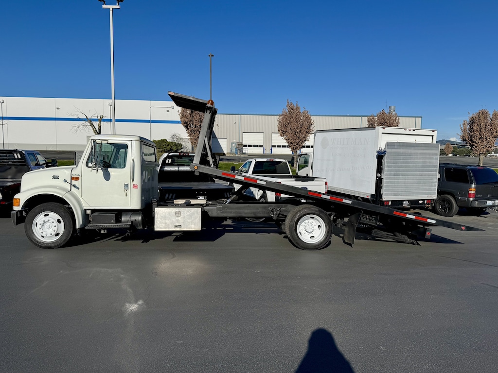 Used 2000 International 4700 DT466 Rollback