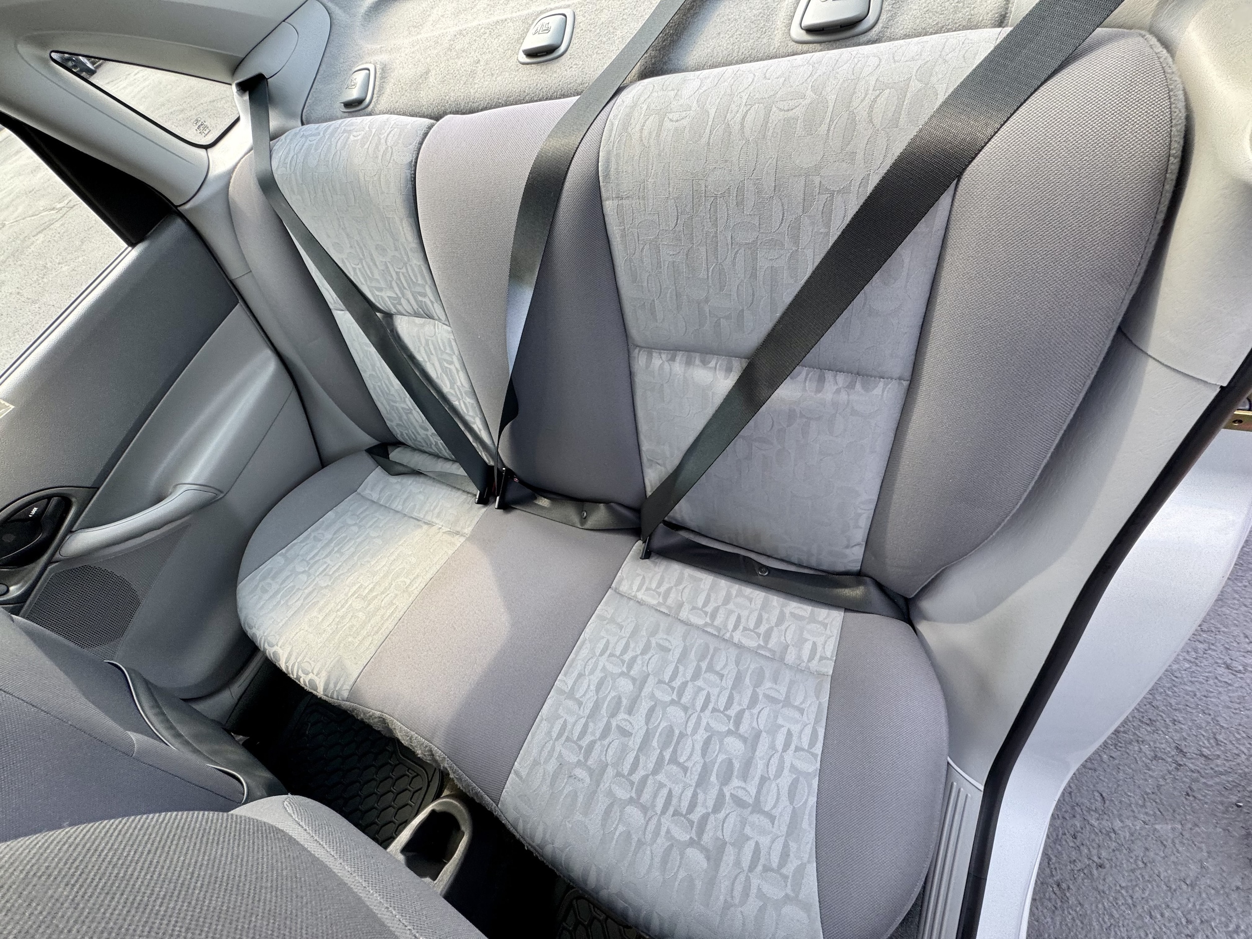 2005 Ford Focus ZX4 SE - Photo 12