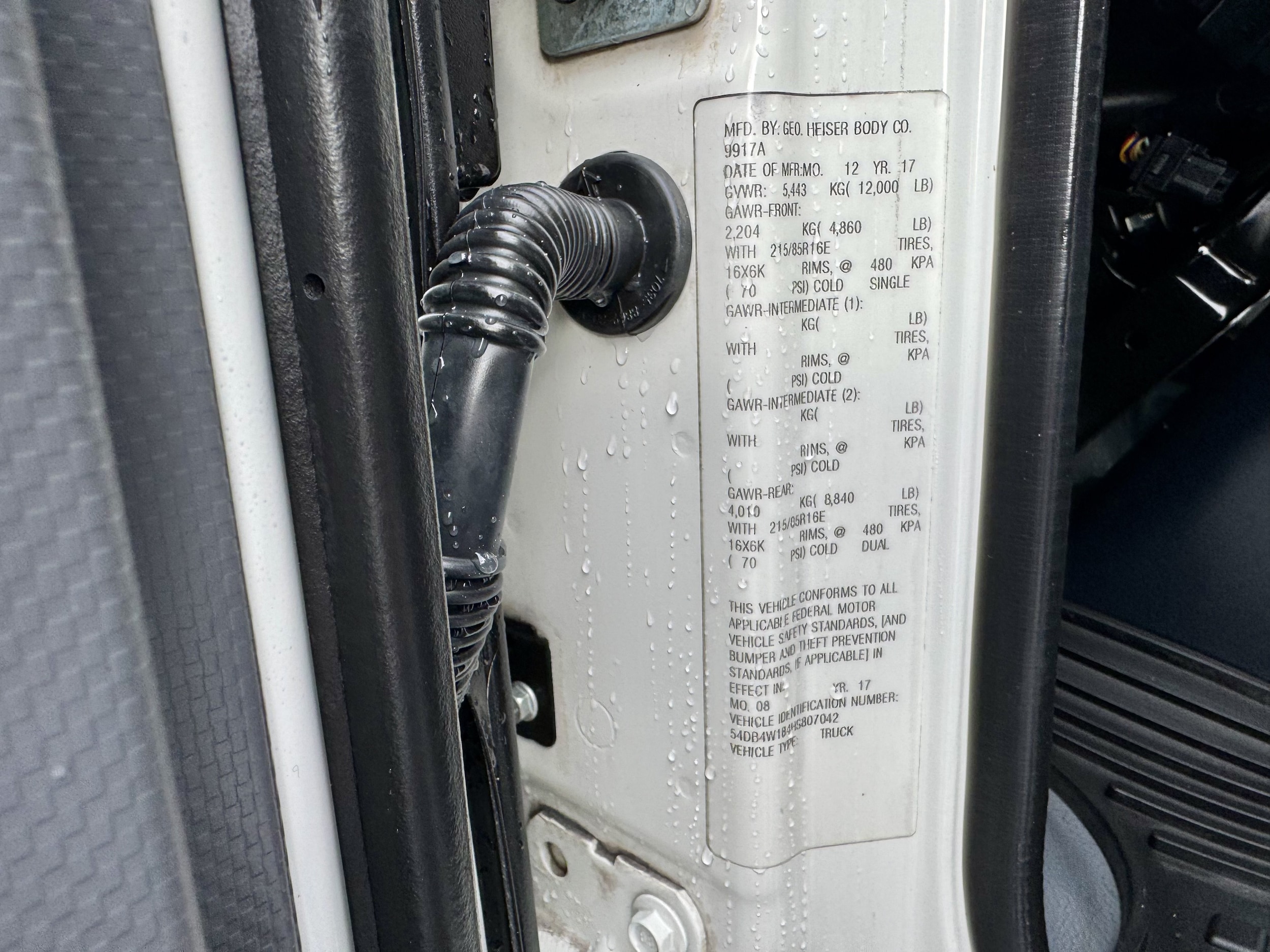 2017 Isuzu NPR - Photo 18