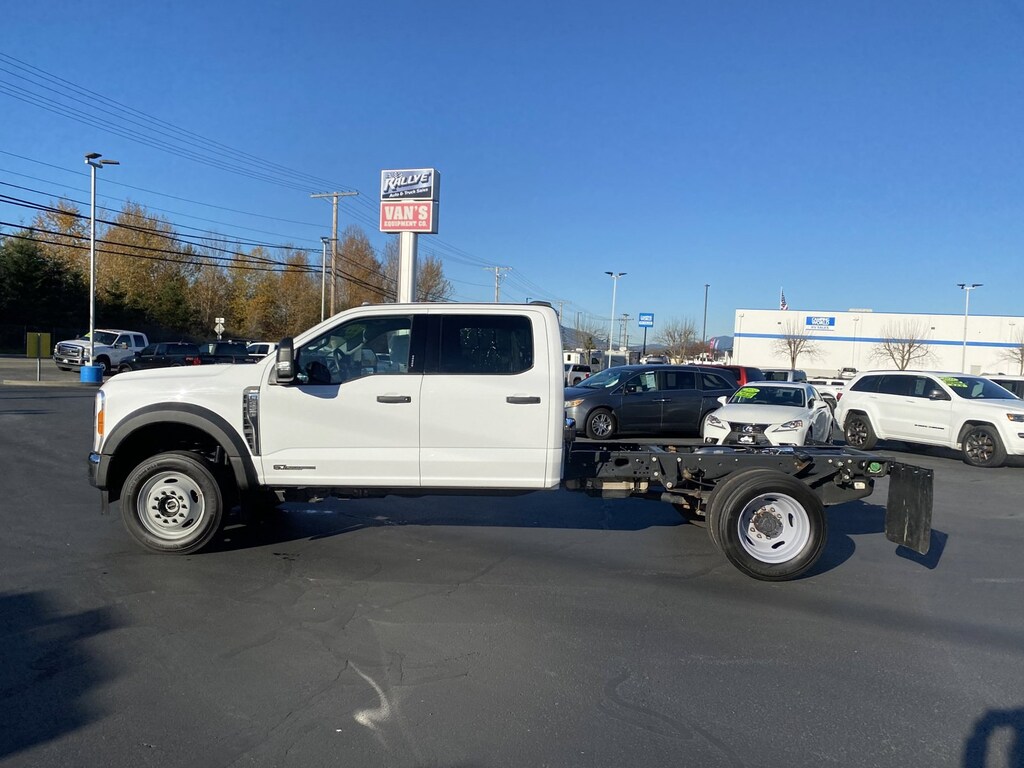 Used 2023 Ford F-450 Chassis Truck Crew Cab