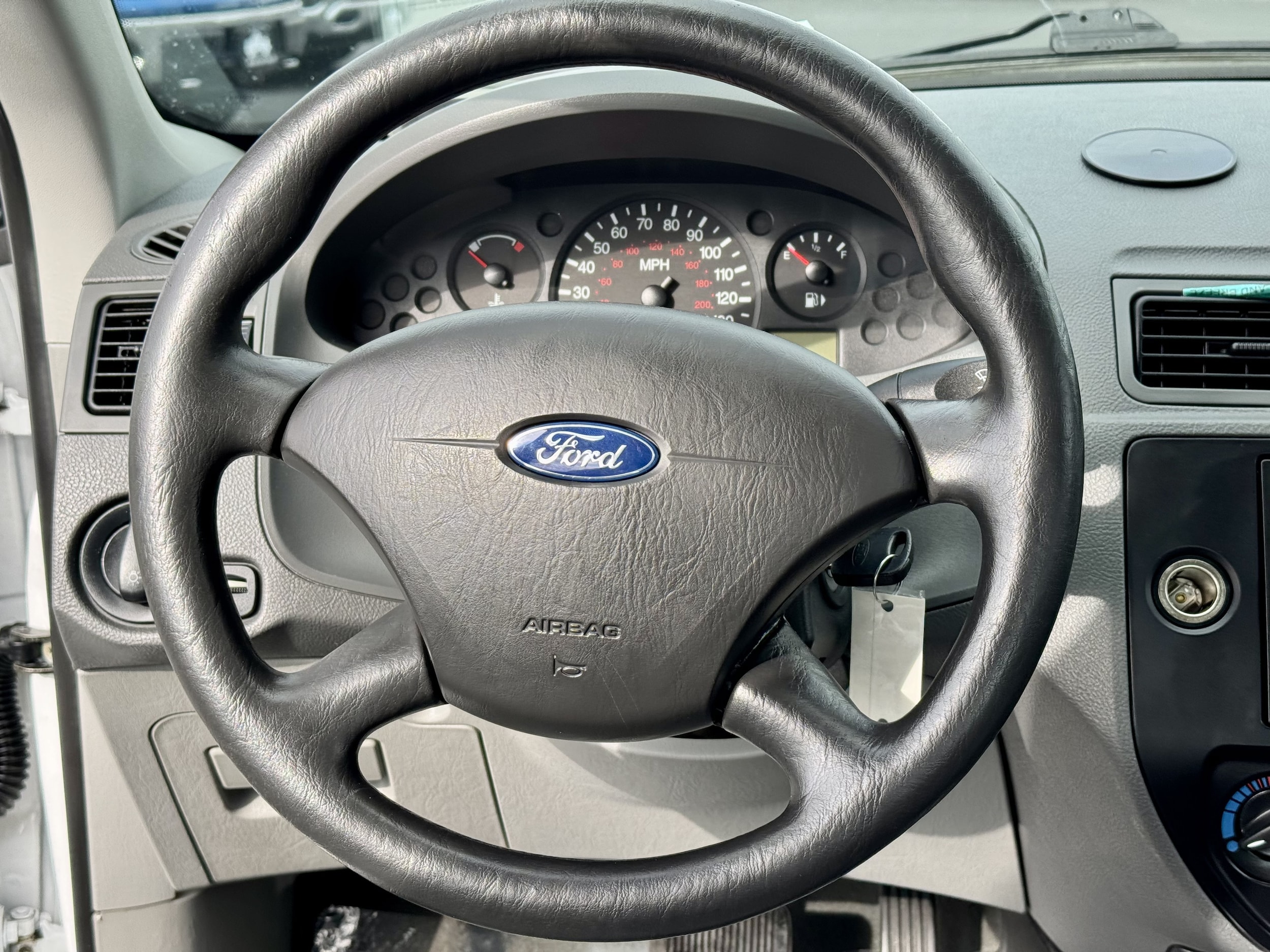 2005 Ford Focus ZX4 S - Photo 13