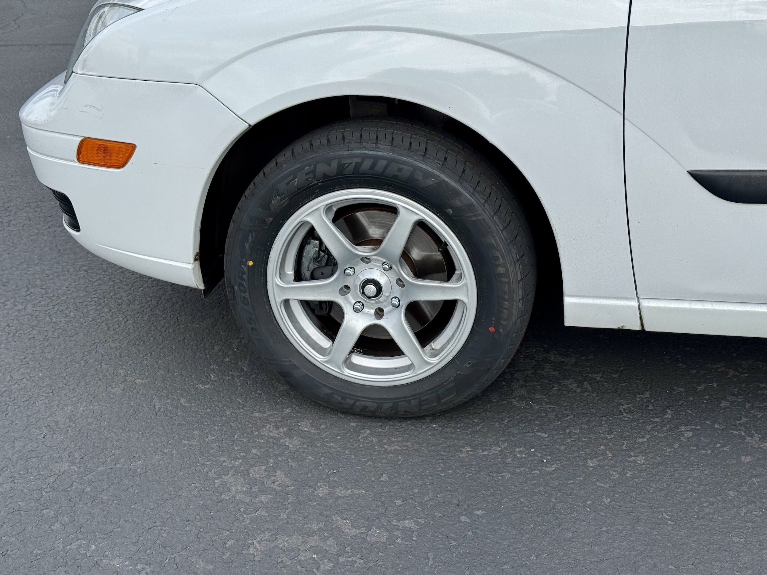 2005 Ford Focus ZX4 S - Photo 7