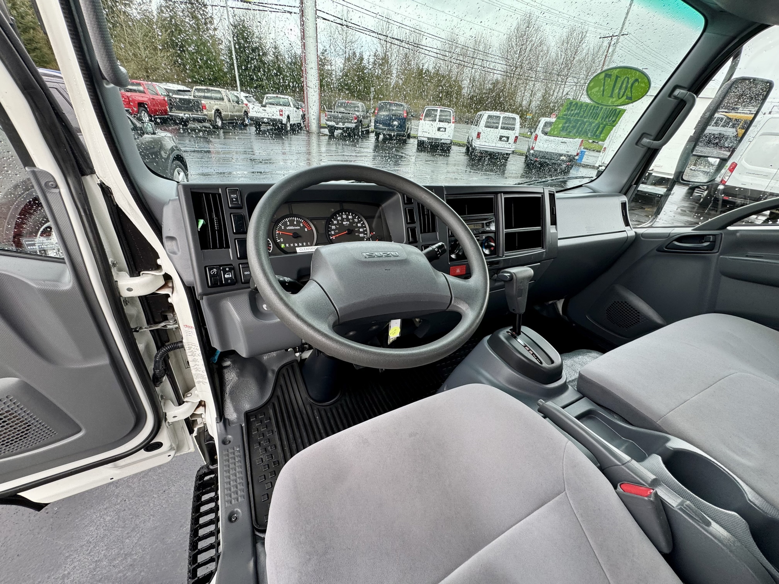 2017 Isuzu NPR - Photo 8
