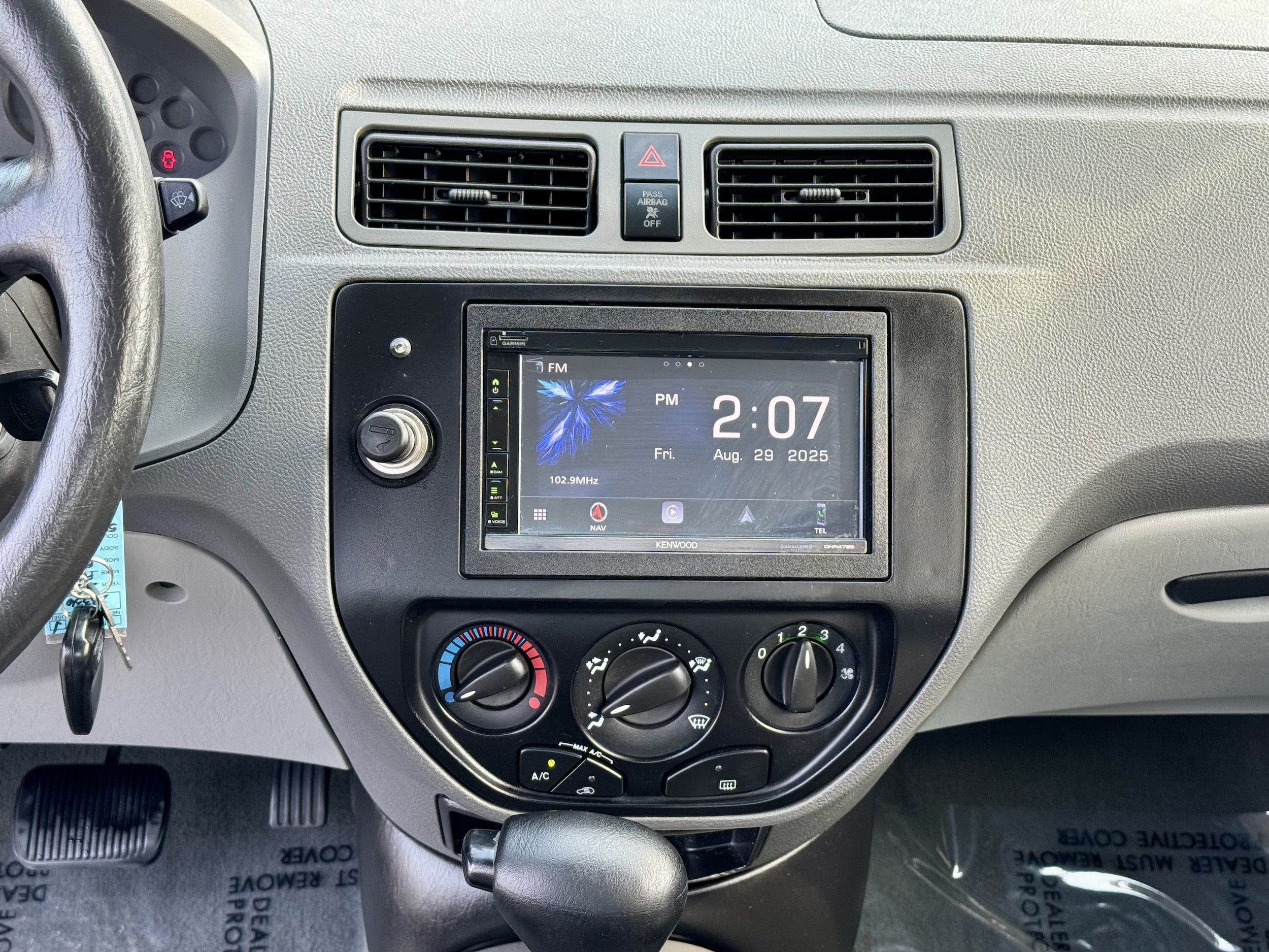 2005 Ford Focus ZX4 SE - Photo 15