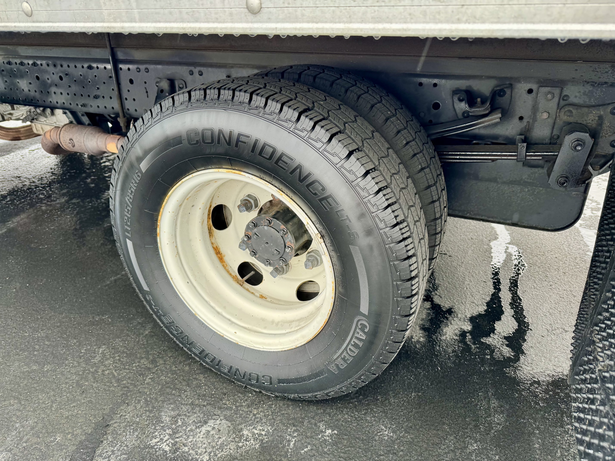 2017 Isuzu NPR - Photo 24