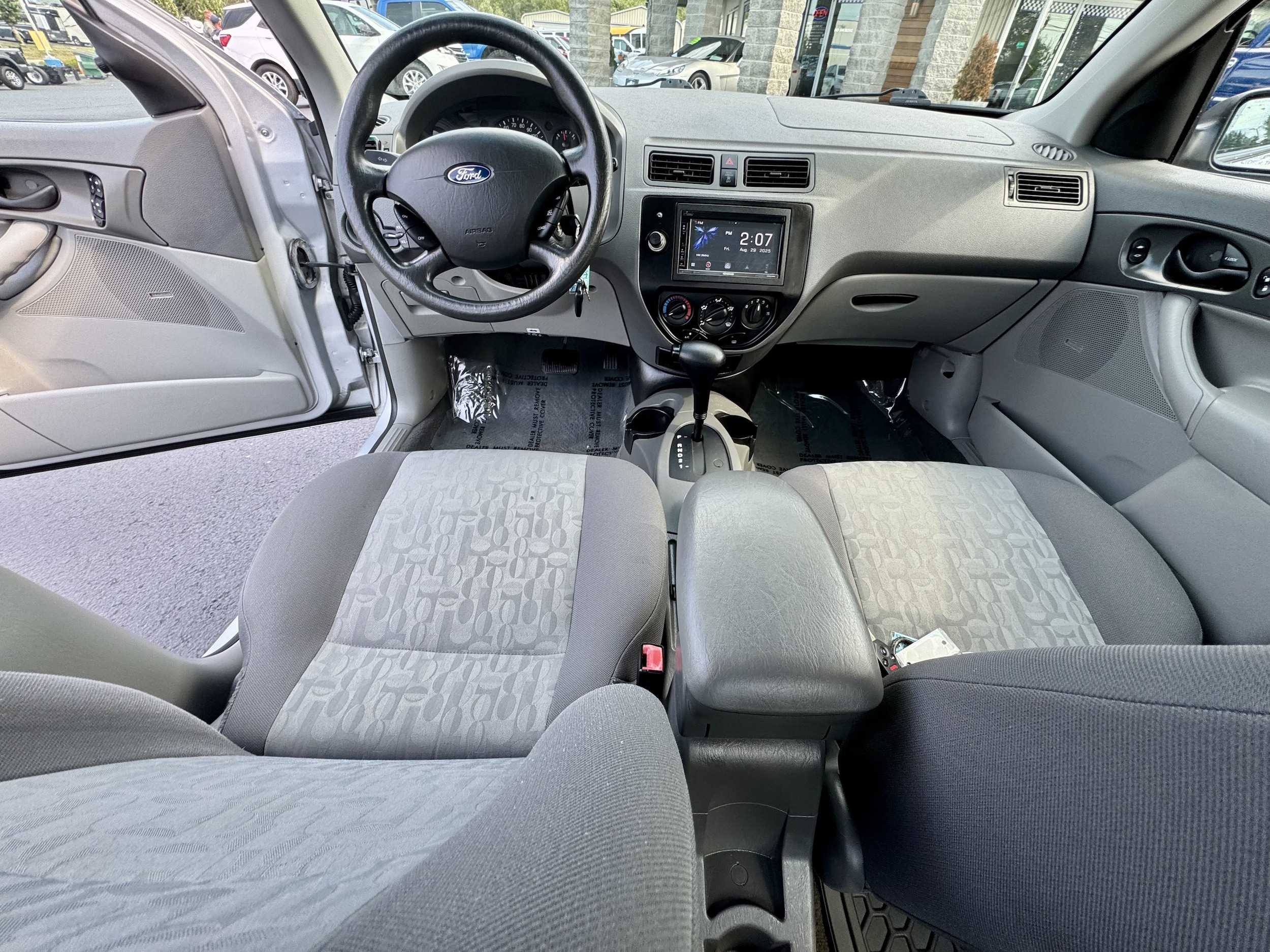 2005 Ford Focus ZX4 SE | CarEdge | CarEdge
