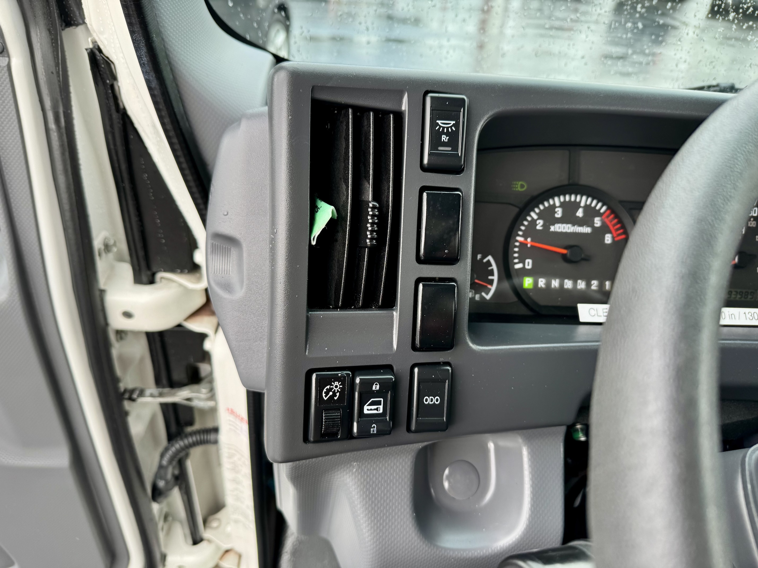 2017 Isuzu NPR - Photo 15
