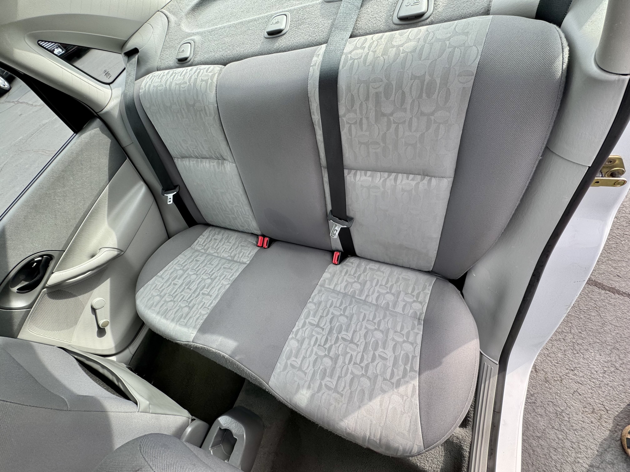 2005 Ford Focus ZX4 S - Photo 12