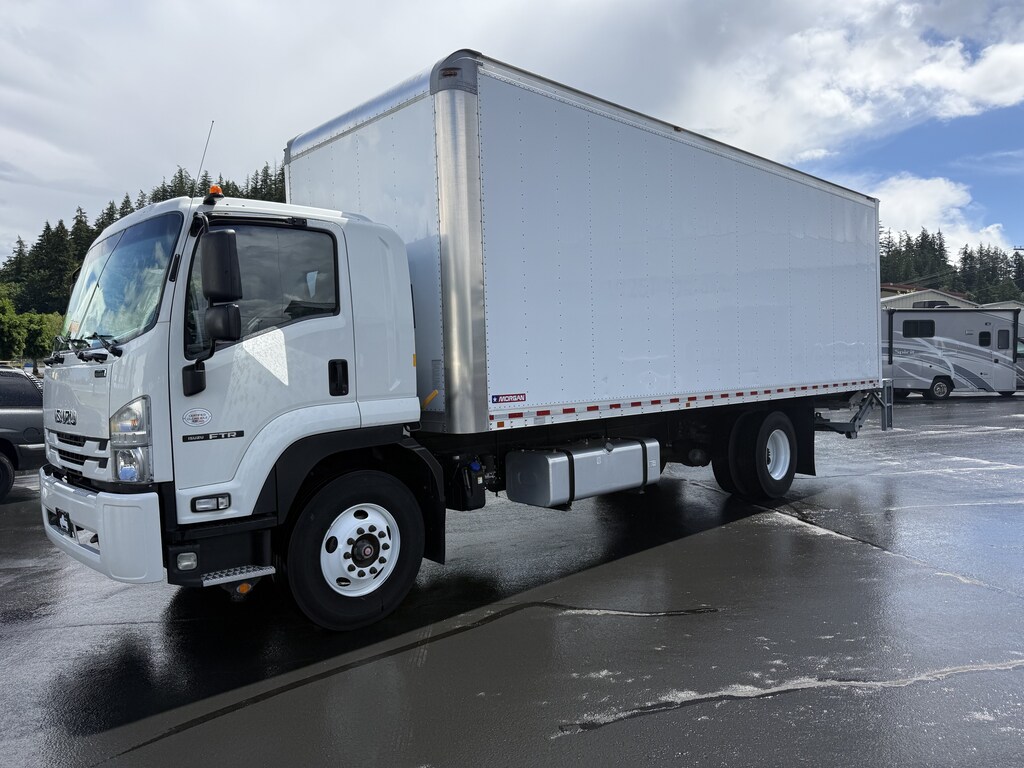 Used 2018 Isuzu FTR Box Truck 24ft
