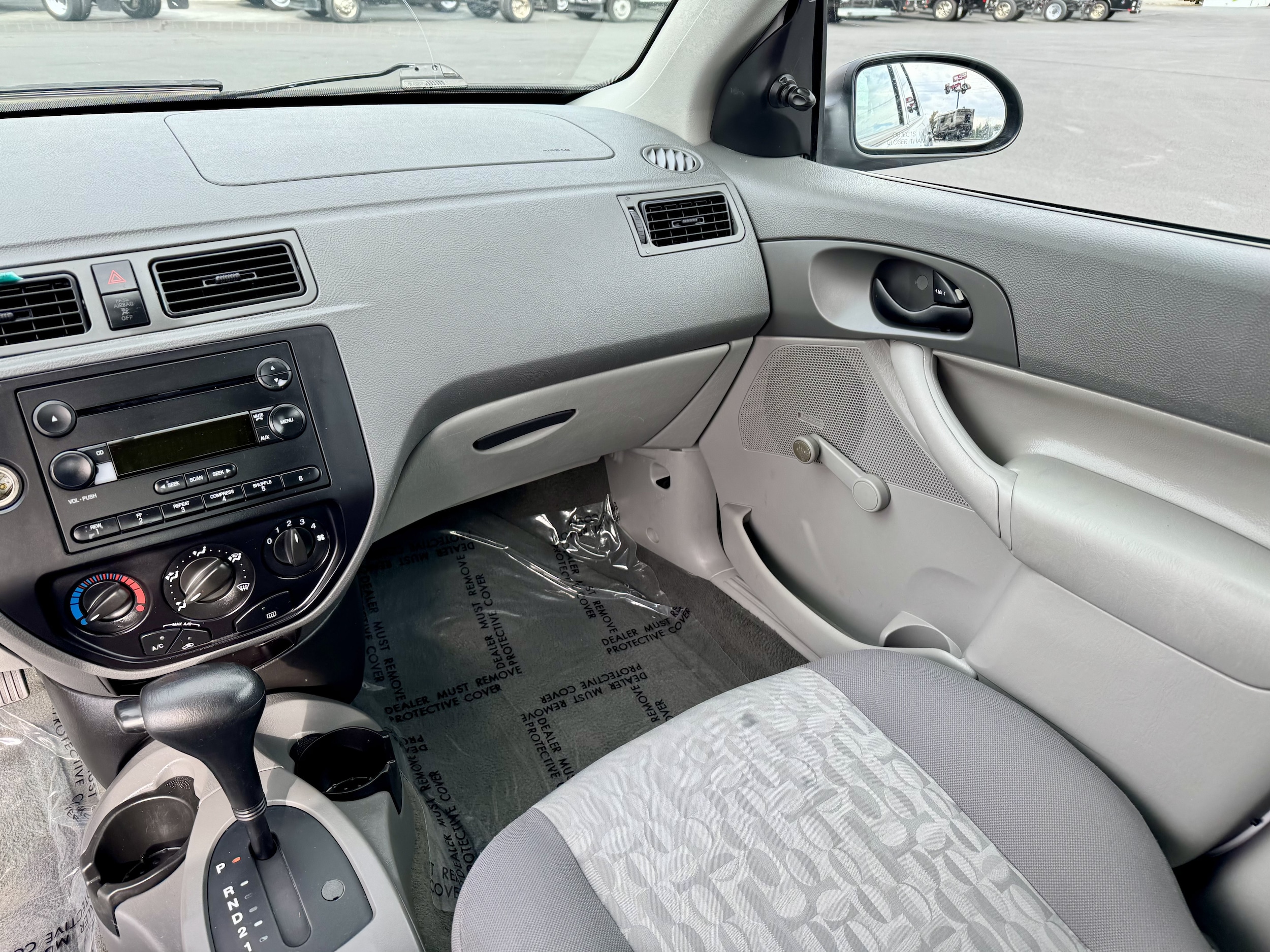 2005 Ford Focus ZX4 S - Photo 18