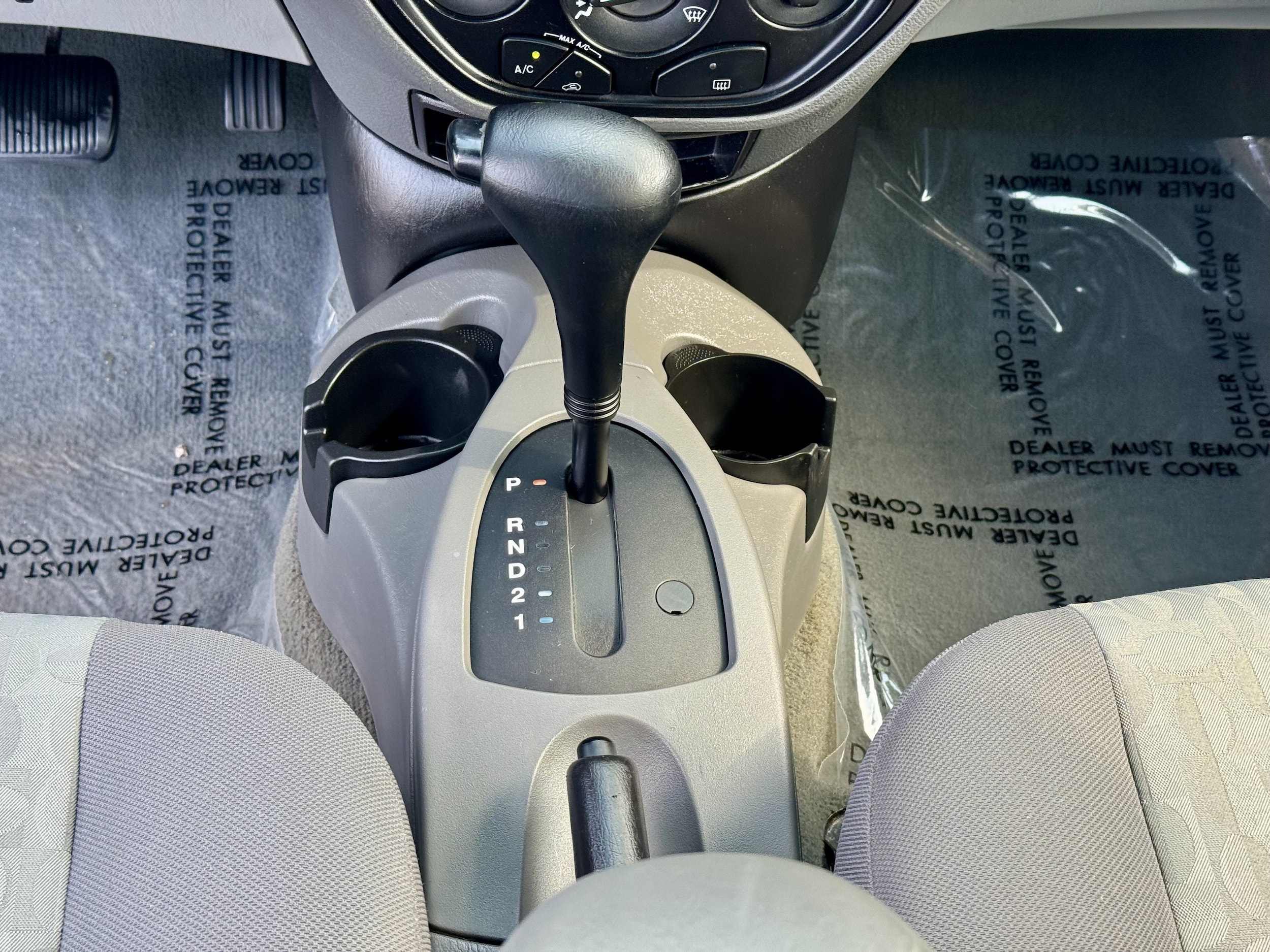 2005 Ford Focus ZX4 SE - Photo 16