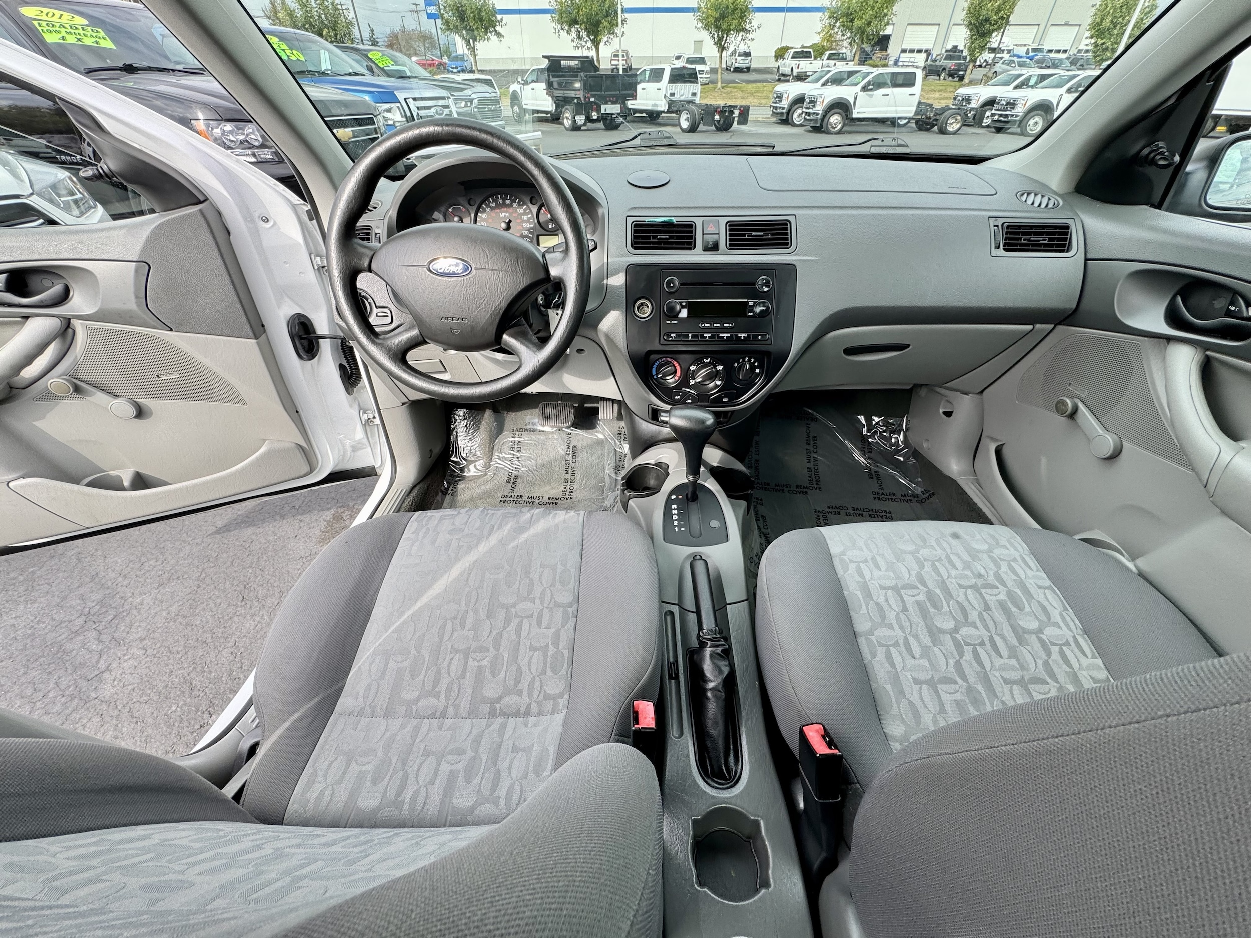 2005 Ford Focus ZX4 S - Photo 9