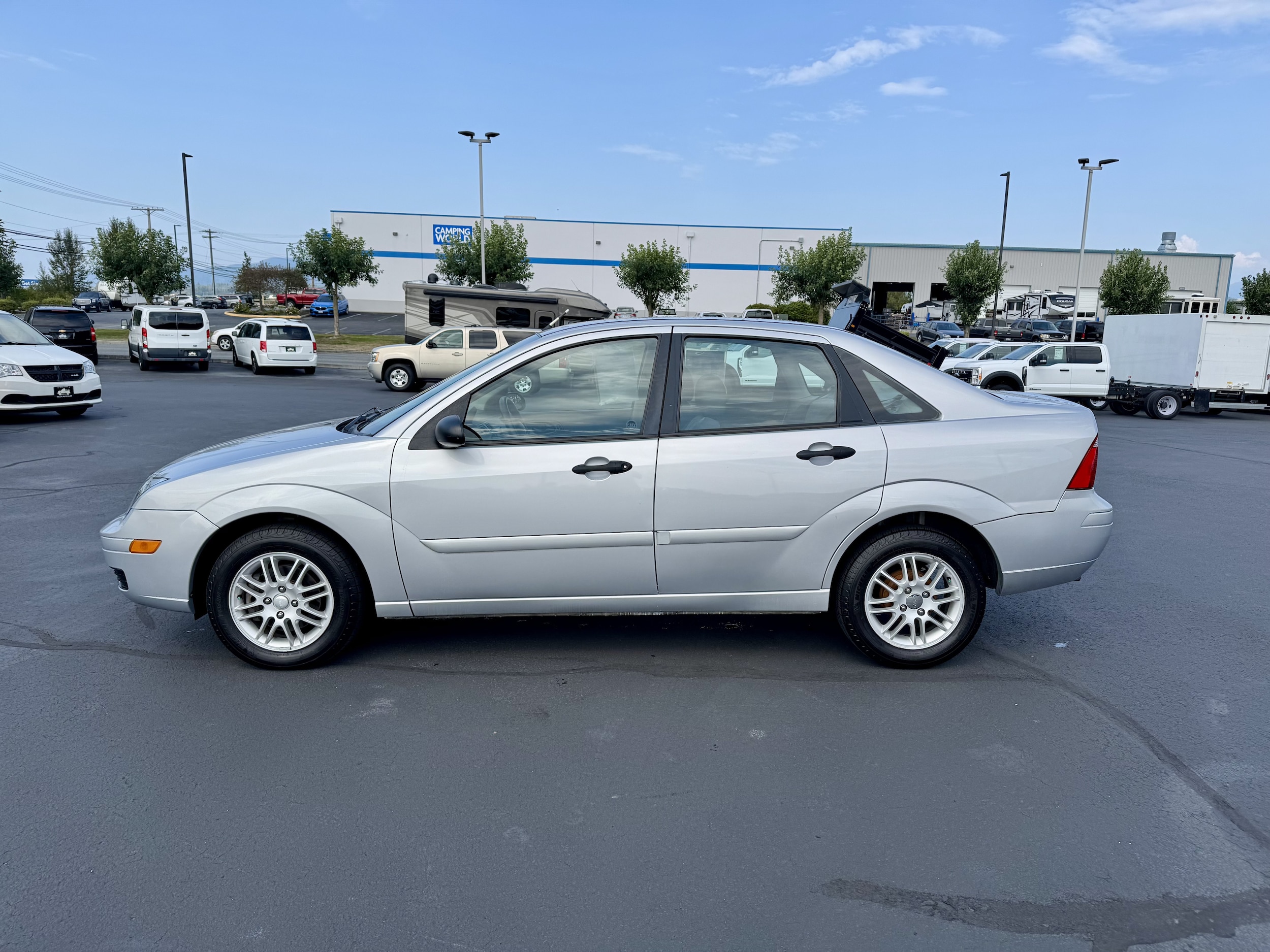 2005 Ford Focus ZX4 SE - Photo 6
