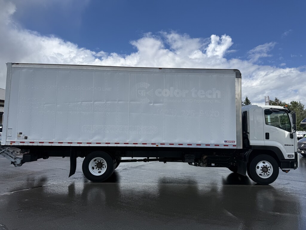 Used 2018 Isuzu FTR Box Truck 24ft