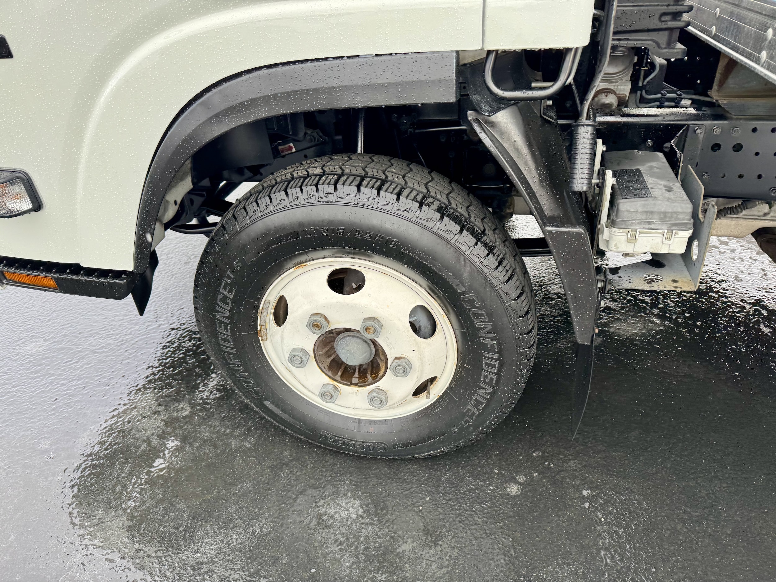 2017 Isuzu NPR - Photo 25