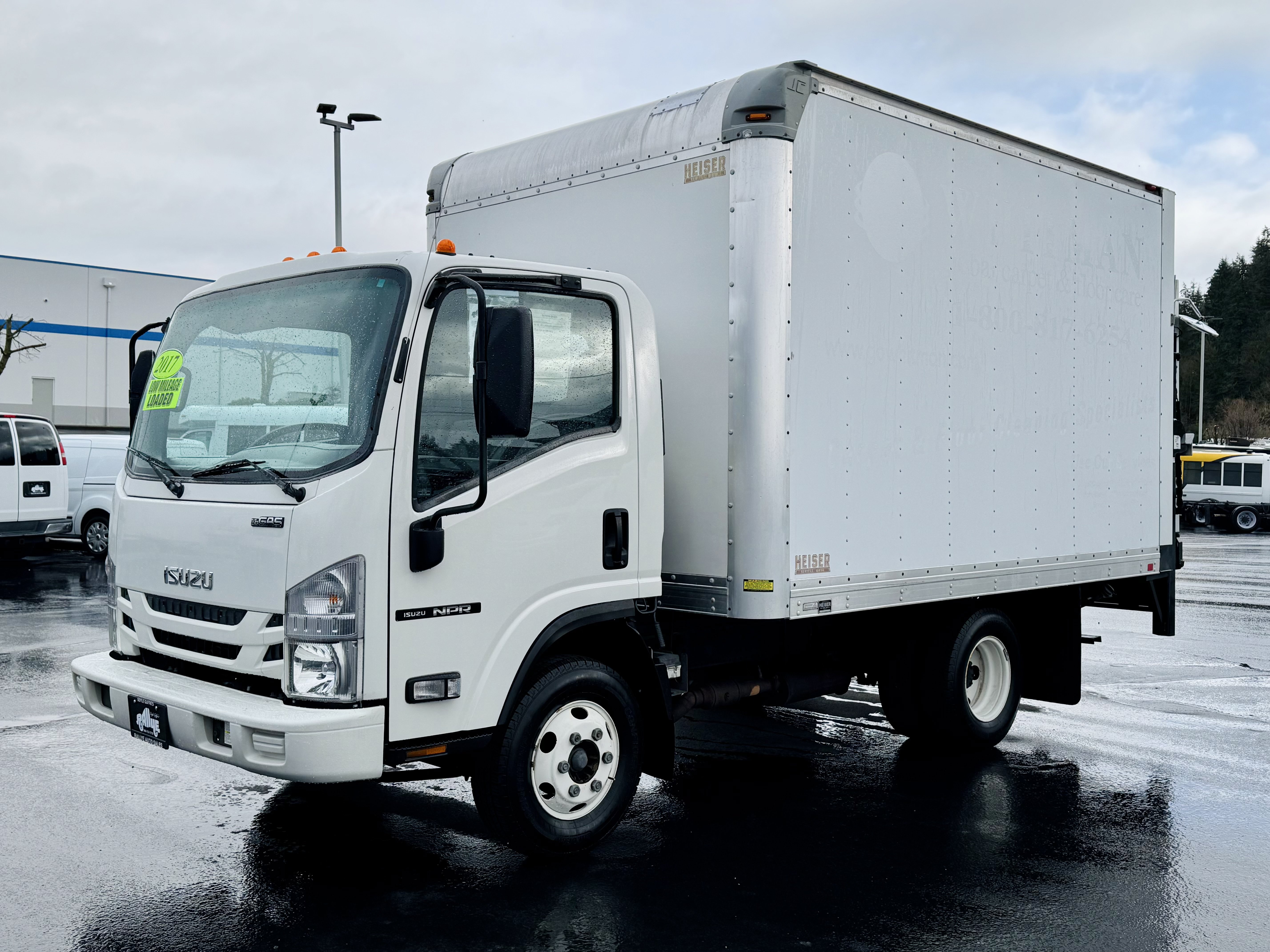  Isuzu BOX VAN