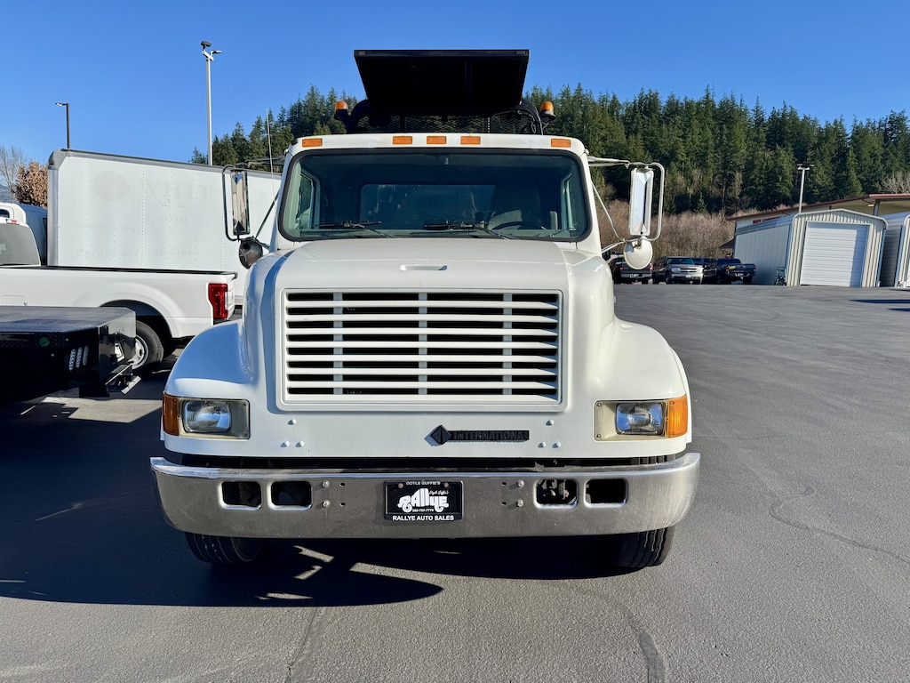 Used 2000 International 4700 DT466 Rollback