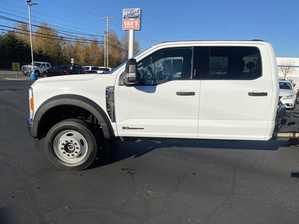 Used 2023 Ford F-450 Chassis Truck Crew Cab