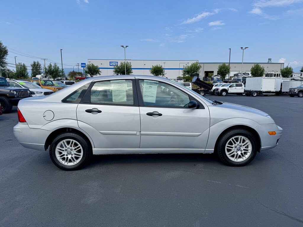 Used 2005 Ford Focus Sedan