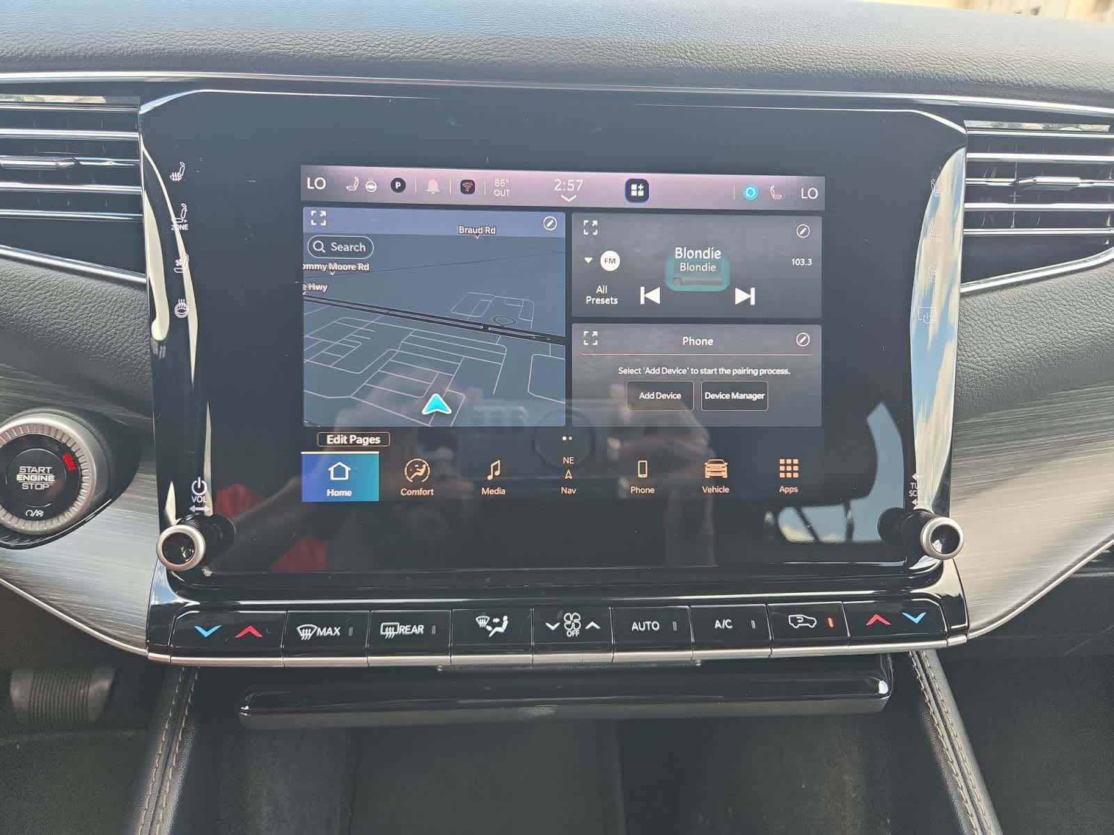 2024 Jeep Wagoneer L Series III - Photo 16