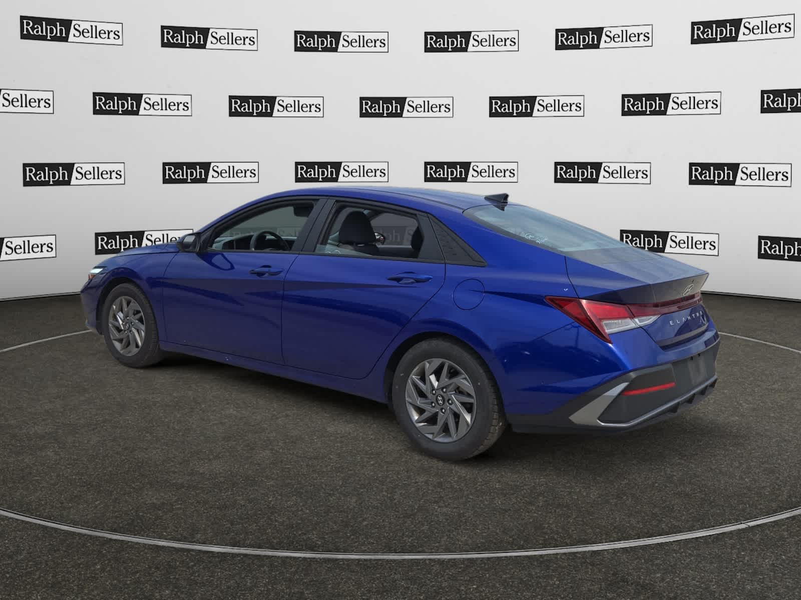 2024 Hyundai Elantra SEL photo 4