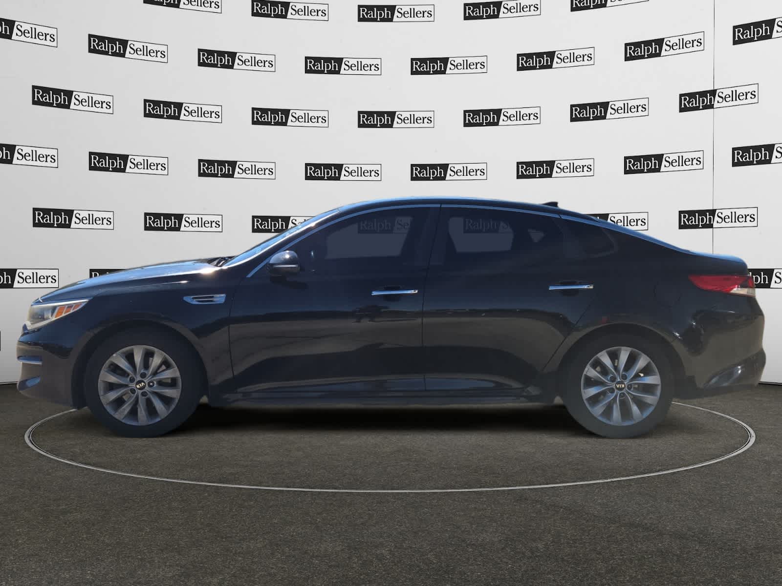 2017 Kia Optima LX photo 3