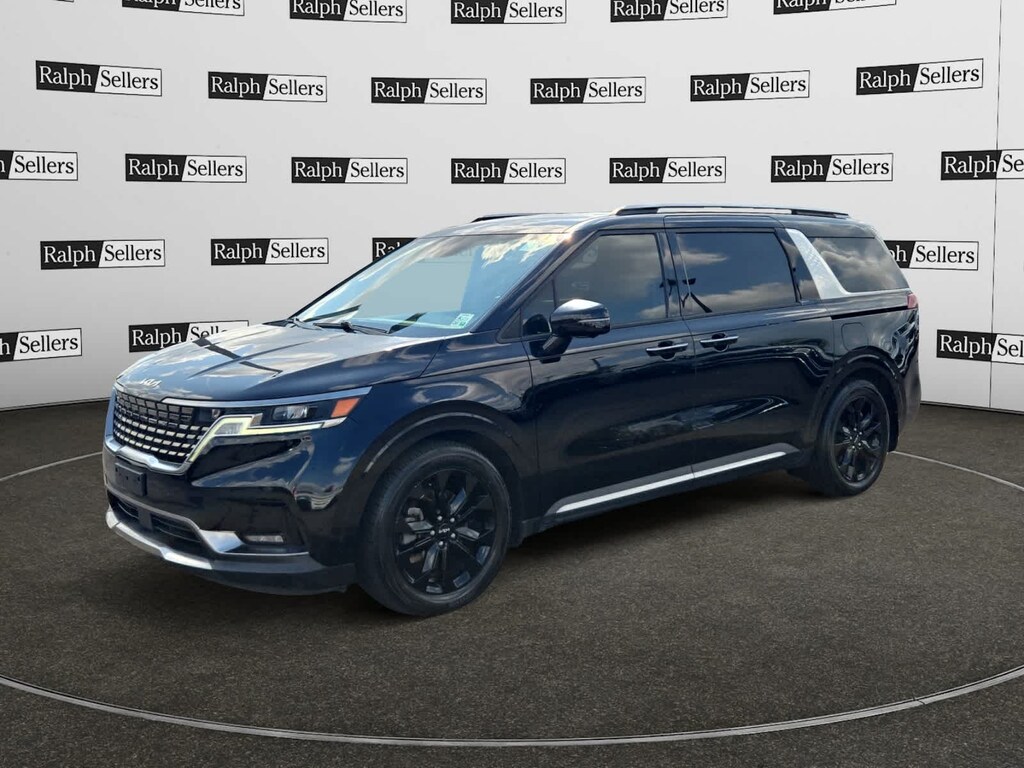 Used 2023 Kia Carnival SX Van