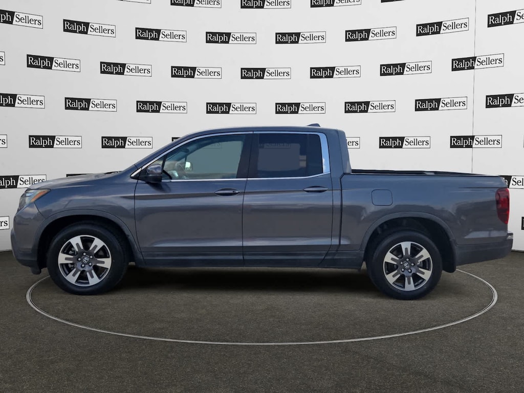 Used 2017 Honda Ridgeline RTL 4x2 Crew Cab 5.3 Bed Truck