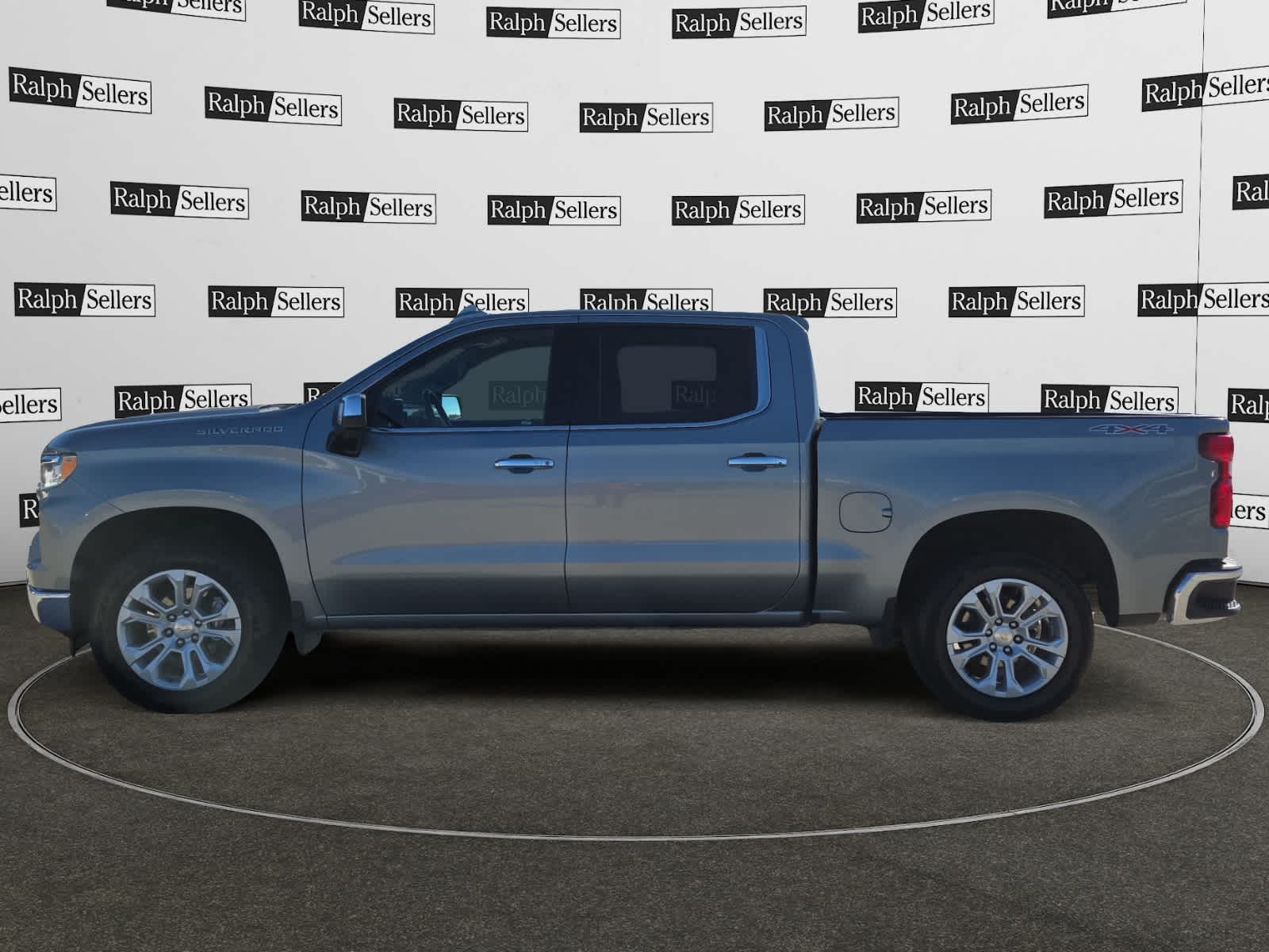 2023 Chevrolet Silverado 1500 LTZ photo 3