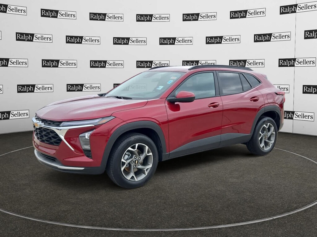 Used 2025 Chevrolet Trax LT SUV