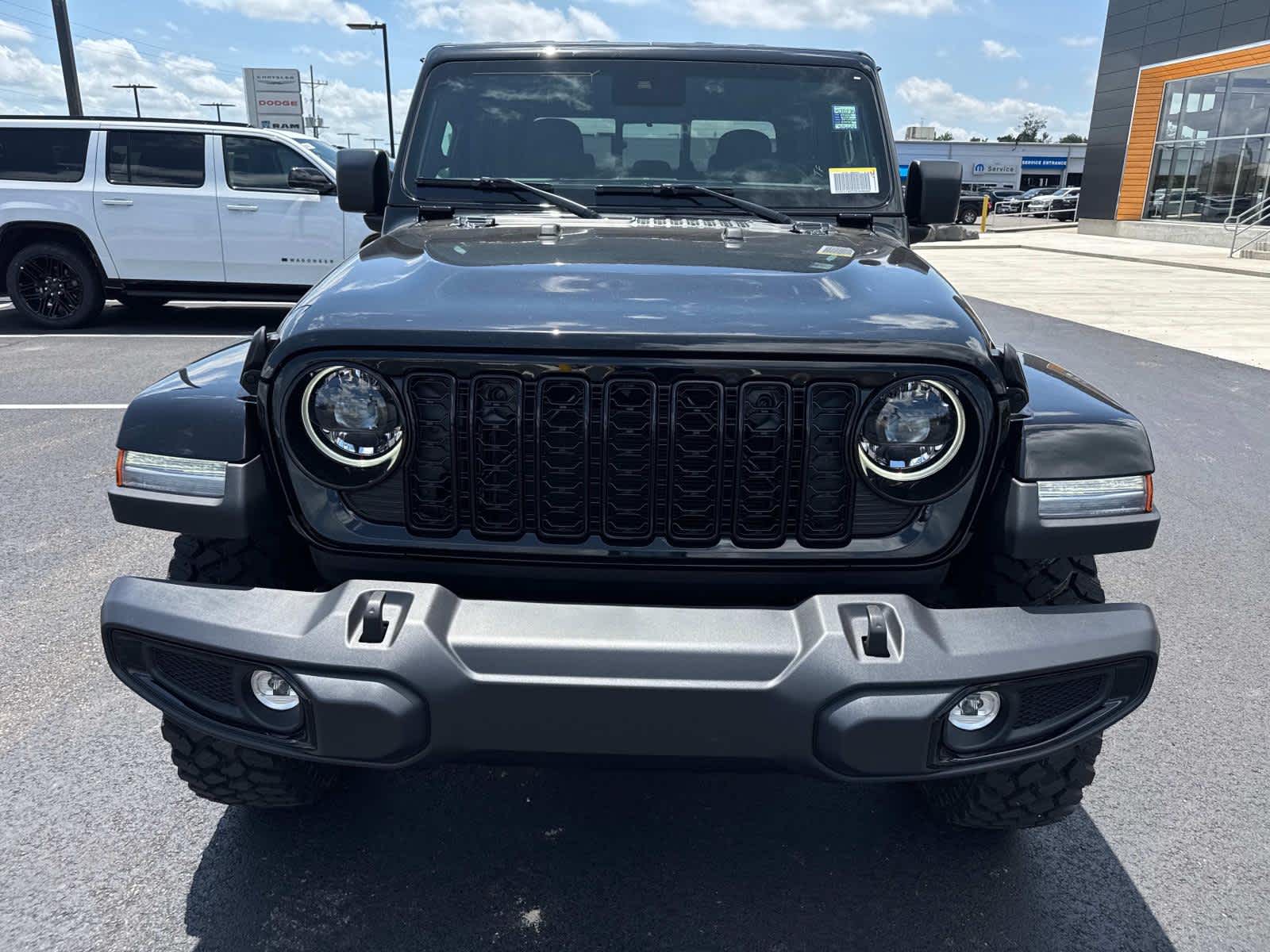 2025 Jeep Gladiator Willys photo 2