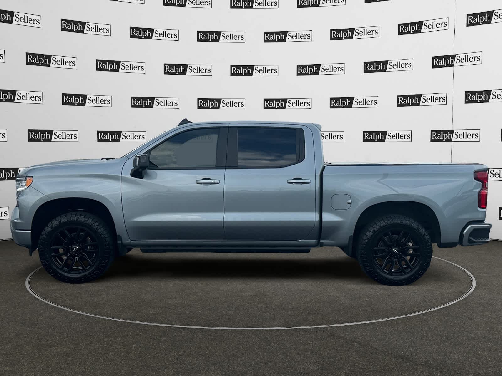 2024 Chevrolet Silverado 1500 RST photo 3