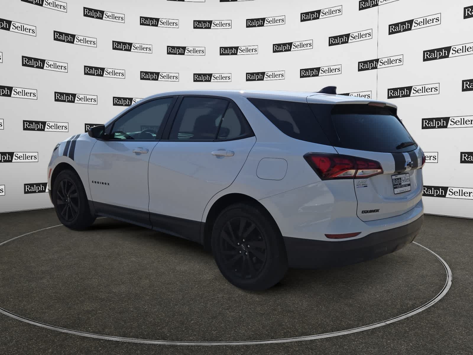 2023 Chevrolet Equinox LS photo 4