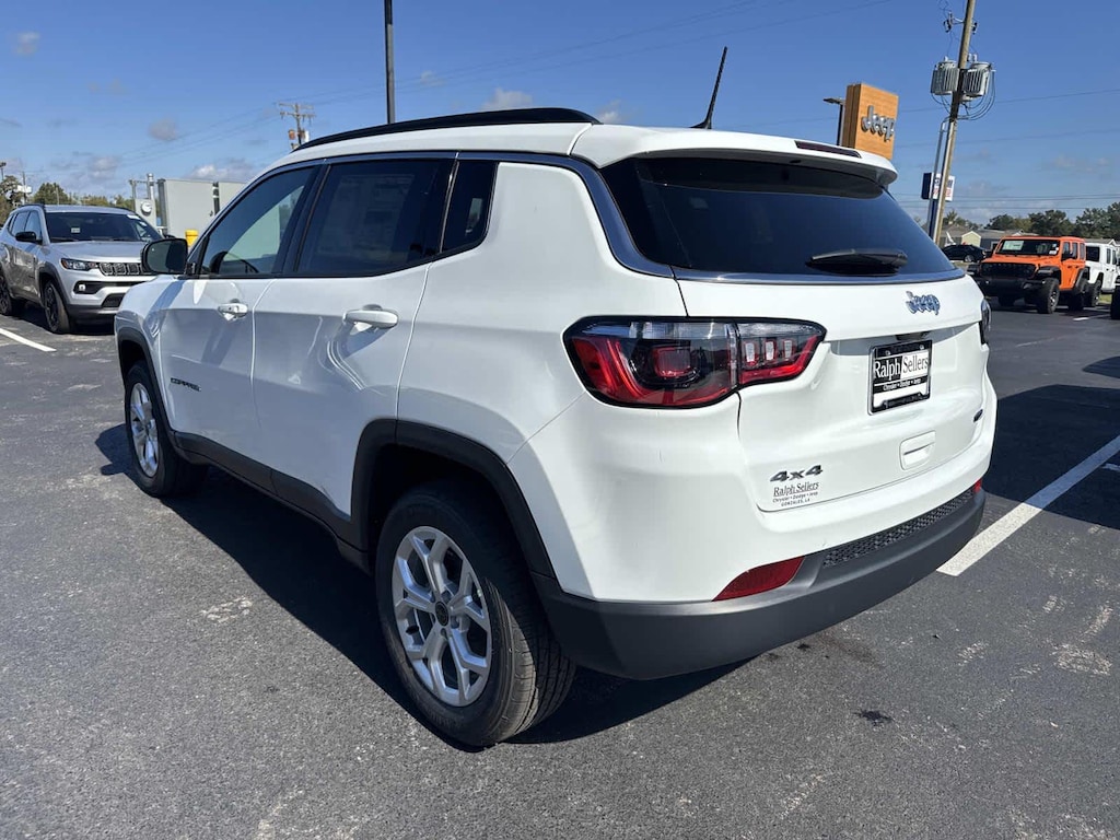 New 2026 Jeep Compass Latitude Sport Utility