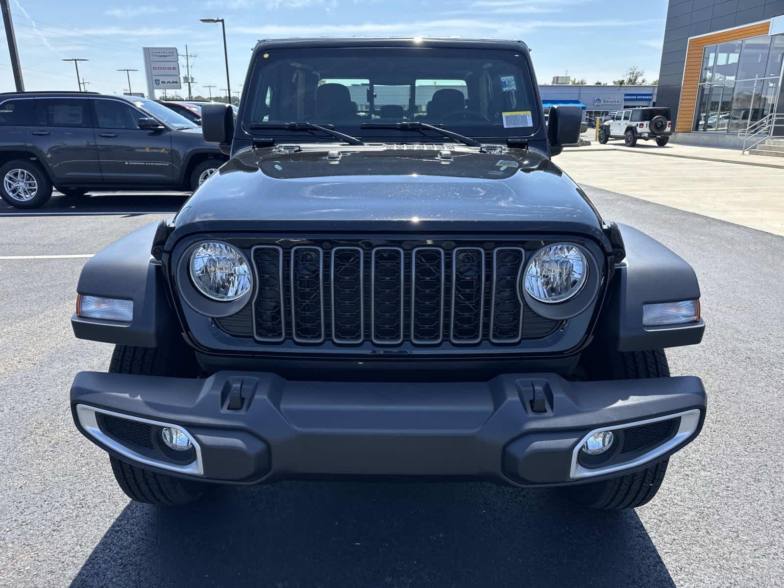 2025 Jeep Gladiator Sport photo 2