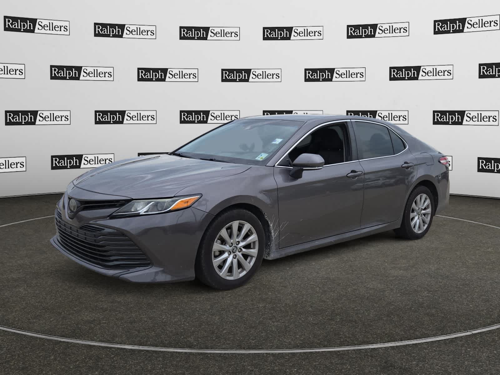 2019 Toyota Camry LE photo 2