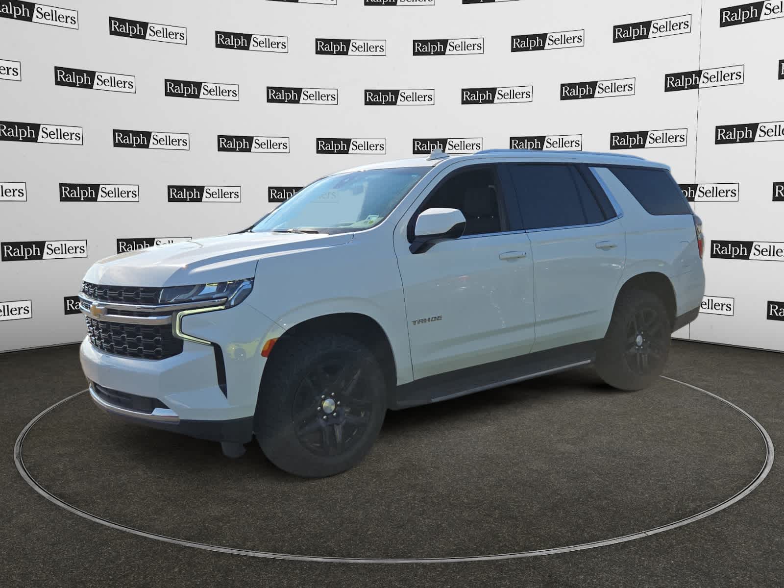 2021 Chevrolet Tahoe LS photo 2