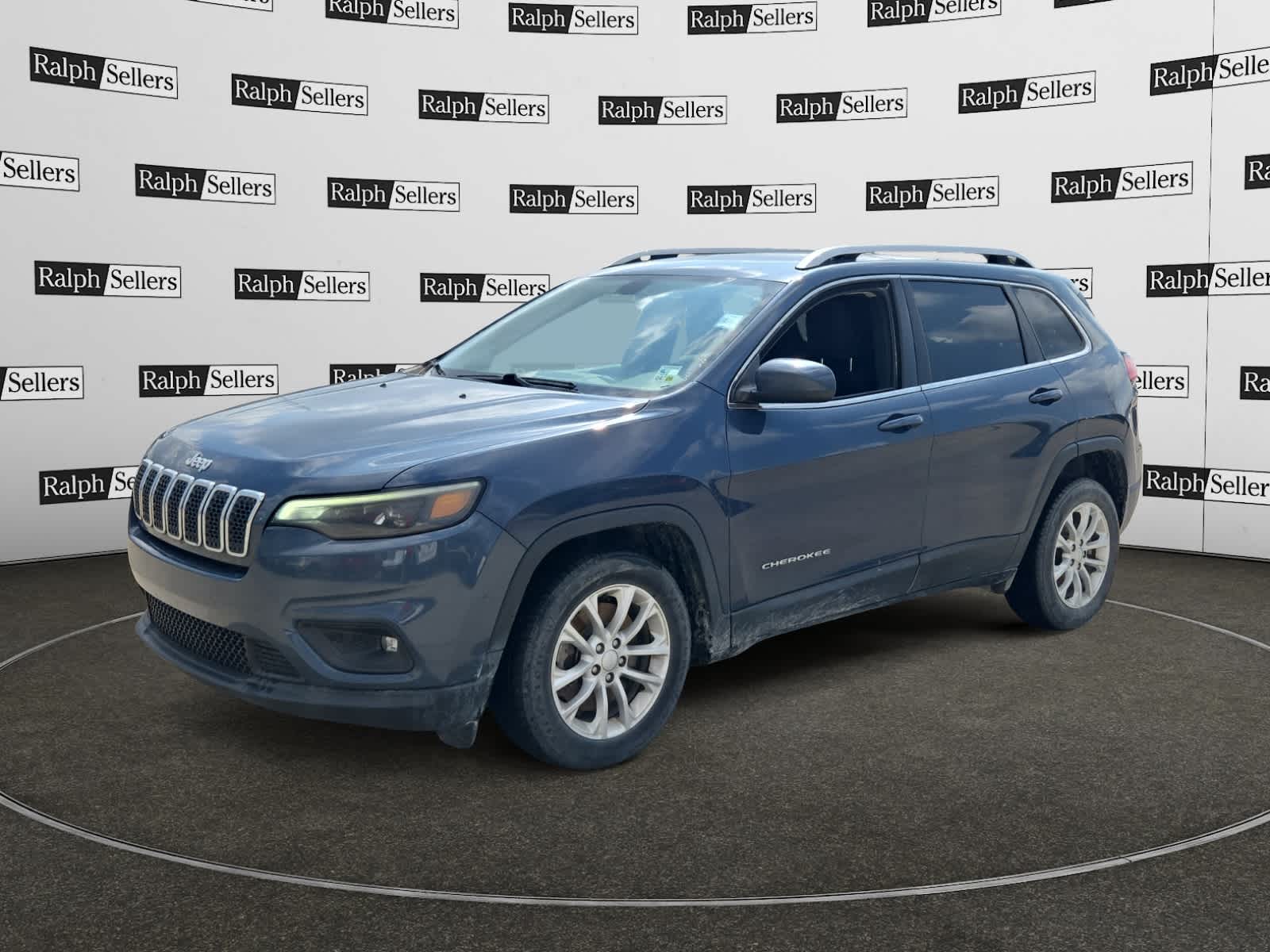 Used 2019 Jeep Cherokee Latitude with VIN 1C4PJLCBXKD373570 for sale in Gonzales, LA