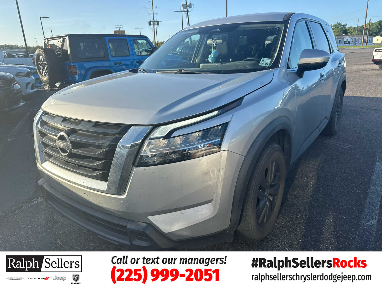 2022 Nissan Pathfinder S