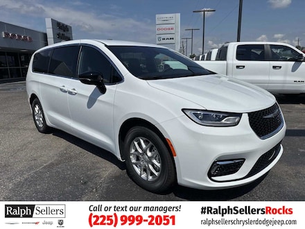 2026 Chrysler Pacifica Select Passenger Van