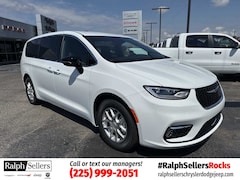 2026 Chrysler Pacifica Select Passenger Van