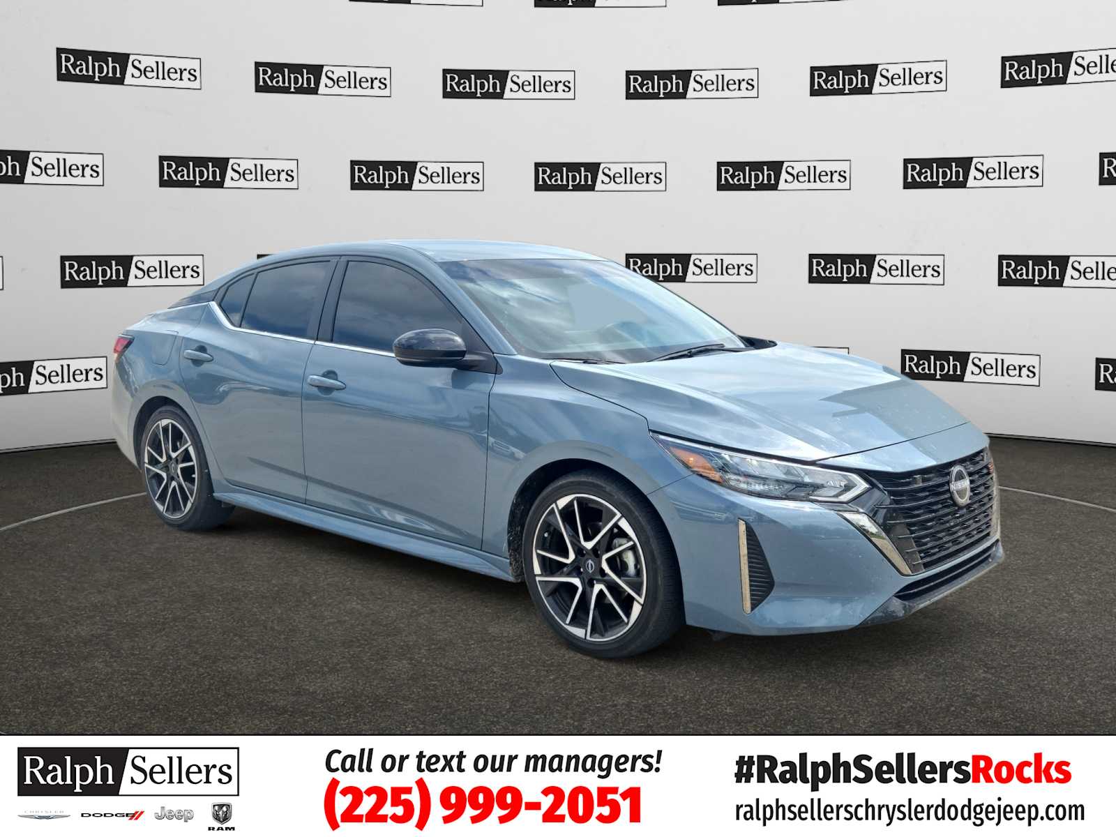 2024 Nissan Sentra SR CVT's photo