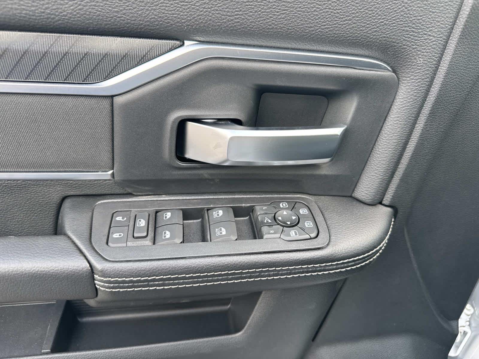 2026 RAM 3500 Big Horn - Photo 12