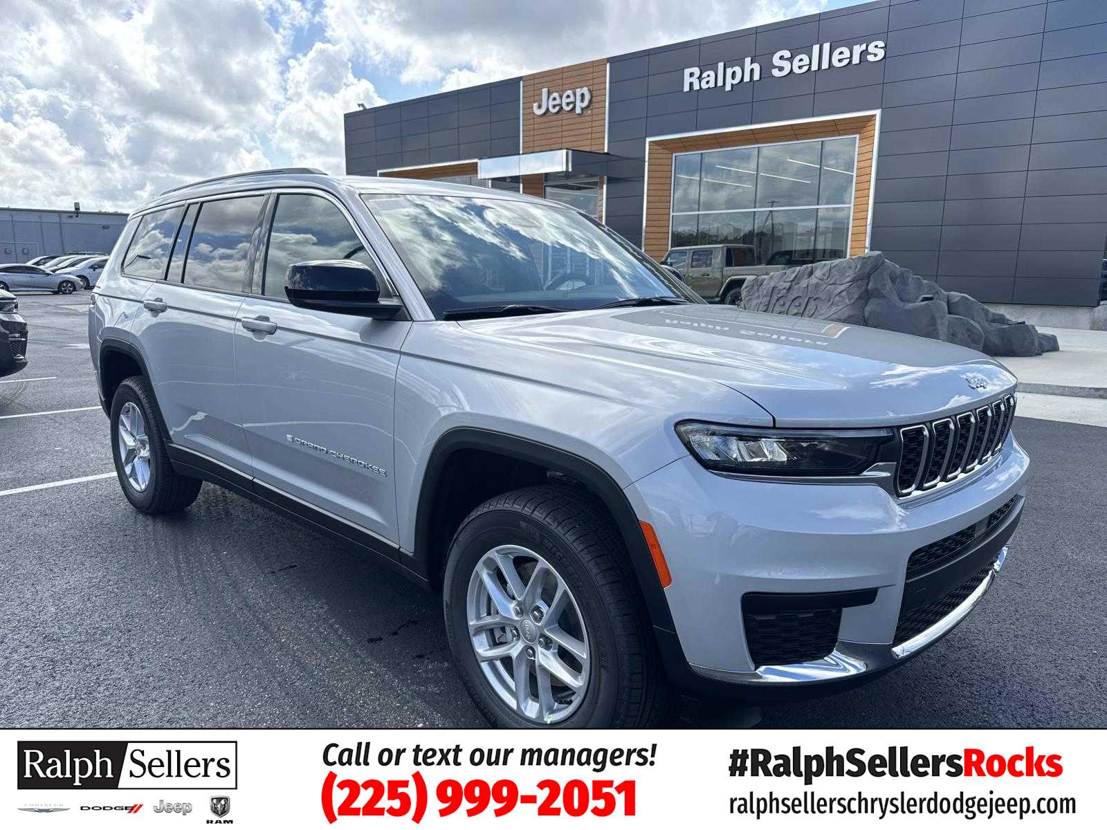 2025 Jeep Grand Cherokee L Laredo's photo